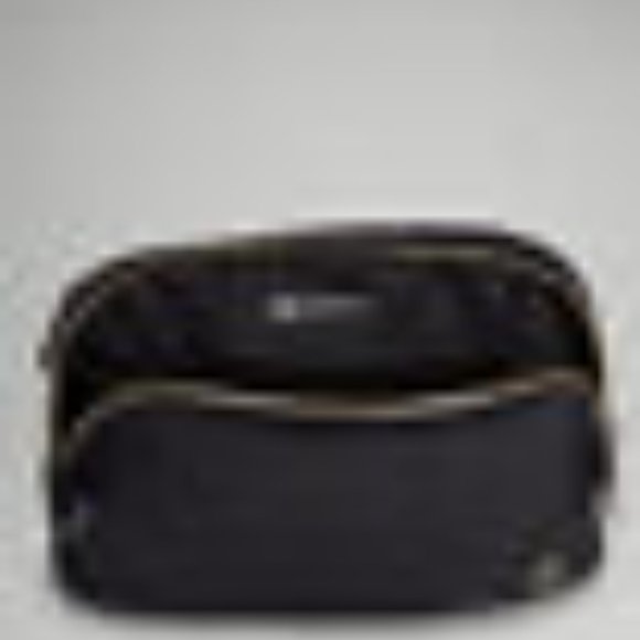 NWT Lululemon Everywhere Belt Bag Velour Black Limited Edition 1L - Picture 5 of 5